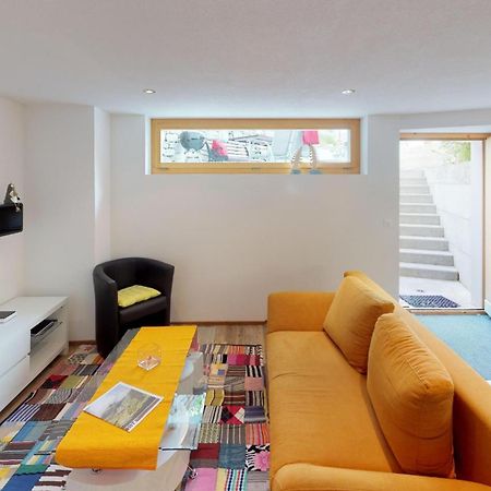 Chasa Samalgors Apartman Tschlin Kültér fotó